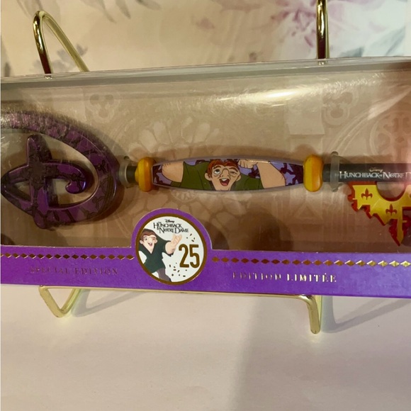 Disney’s the Hunchback of Notre Dame key - Picture 1 of 6